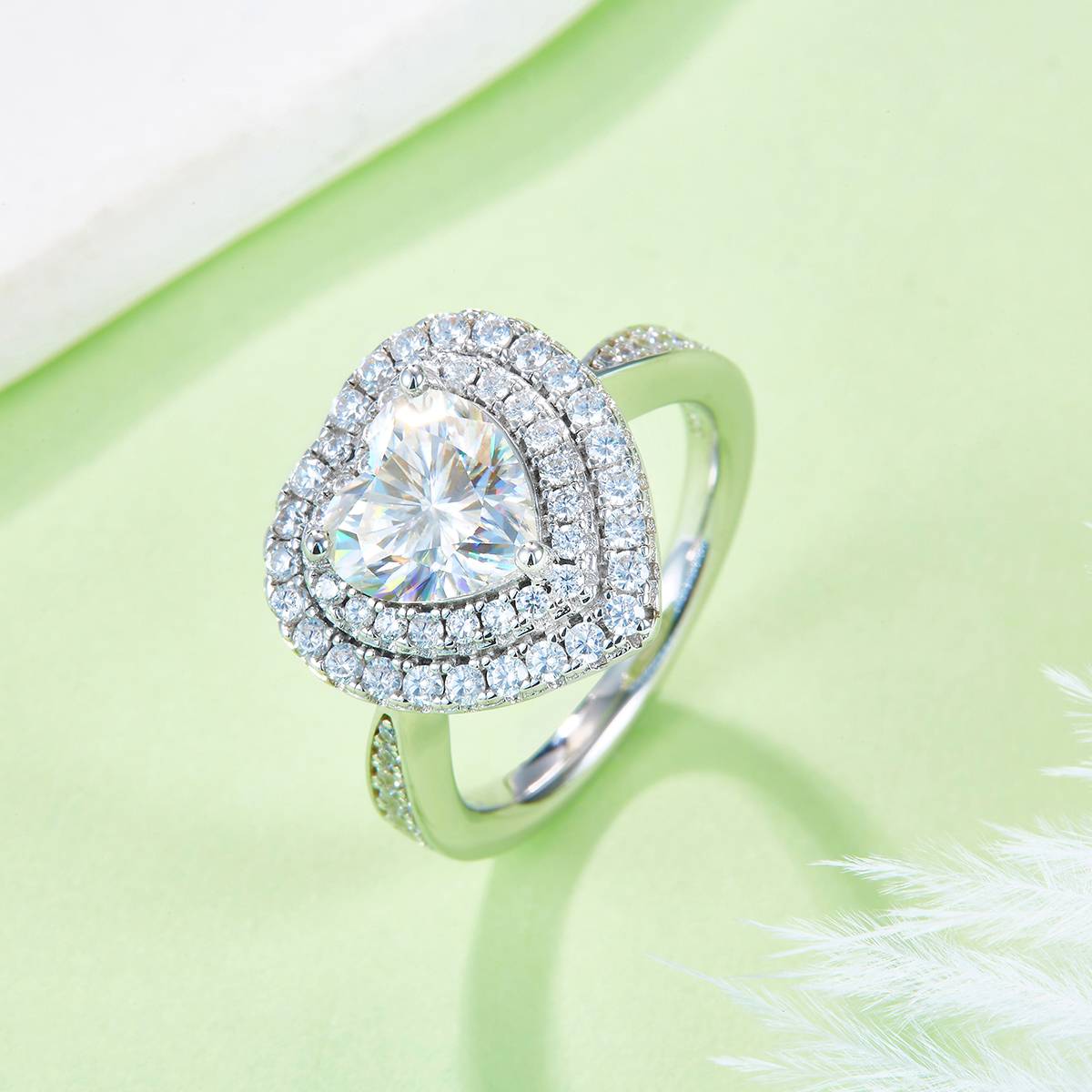 Exquisite heart-shaped S925 silver plated white gold moissanite diamond women's ring 2.0 carats D-grade